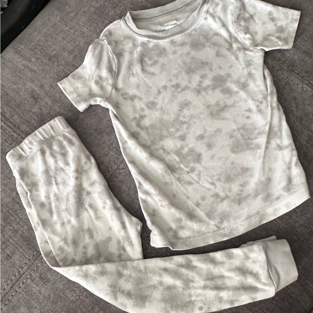 Wonder Nation Gray Pajama Set Soft and Comfortable